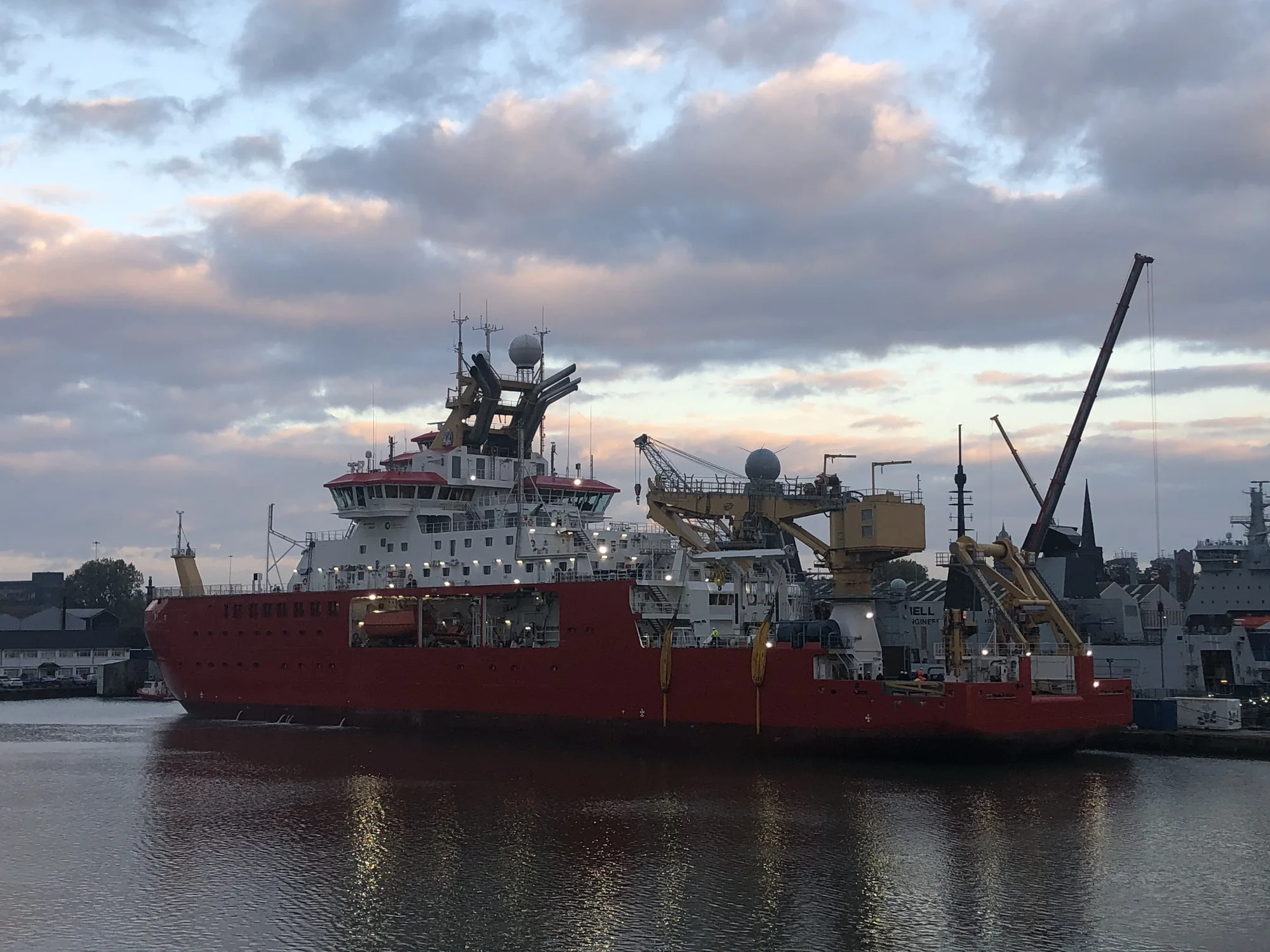 Specialist offshore vessel alongside
